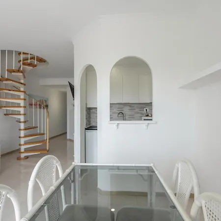 아파트 Michelangelo 215 *