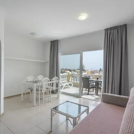 Michelangelo 215 Hotel apartamentowy 3*