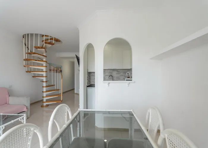 아파트 Michelangelo 215 *